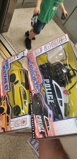 Clothing Store «Ross Dress for Less», reviews and photos, 13750 Riverside Dr, Sherman Oaks, CA 91423, USA