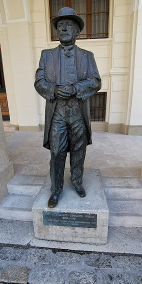 dr. Sopronyi-Thurner Mihály szobra