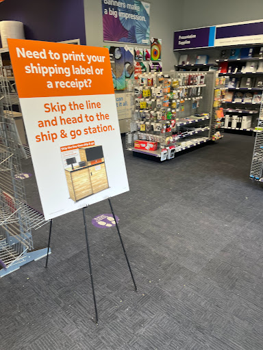 Print Shop «FedEx Office Print & Ship Center», reviews and photos, 22612 Bothell Everett Hwy, Bothell, WA 98021, USA