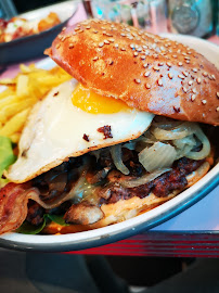 Hamburger du Restaurant américain HD Diner Châtelet à Paris - n°8