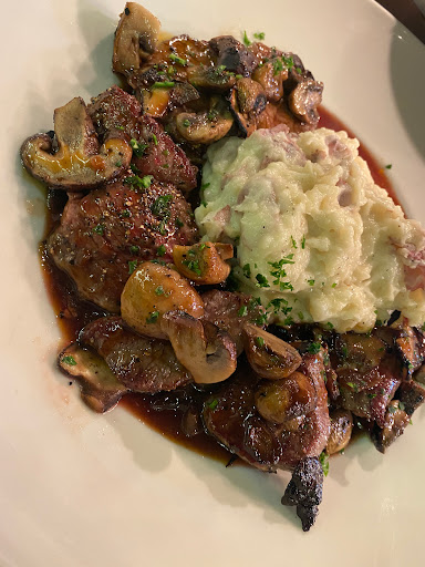 Restaurant «The Cheesecake Factory», reviews and photos, 53 Woodfield Rd, Schaumburg, IL 60173, USA