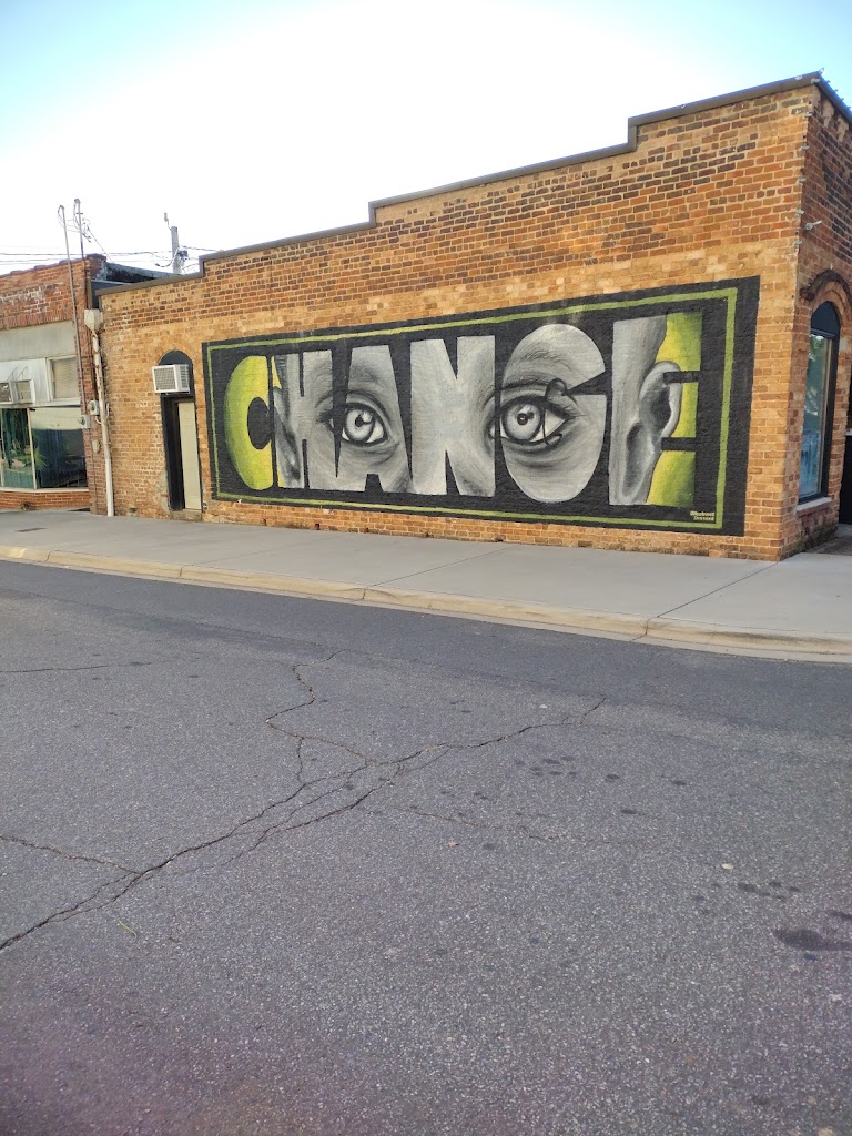 Logan's 28043