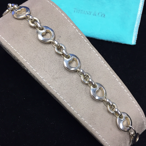 Pawn Shop «9 to 5 Pawn & Jewelry Co. [Casa de Empeño]», reviews and photos, 4714 Kirkwood Hwy, Wilmington, DE 19808, USA