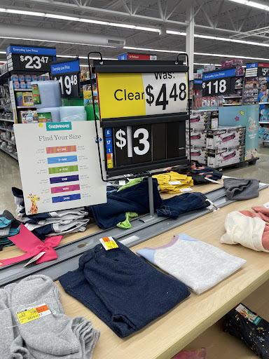 Discount Store «Walmart», reviews and photos, 1460 Golf Rd, Rolling Meadows, IL 60008, USA