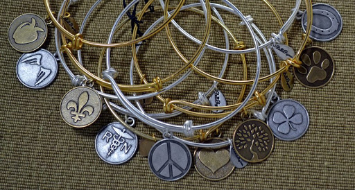 Jewelry Store «Mark Puglise Jewelers», reviews and photos, 3714 Whitney Ave #2, Hamden, CT 06518, USA