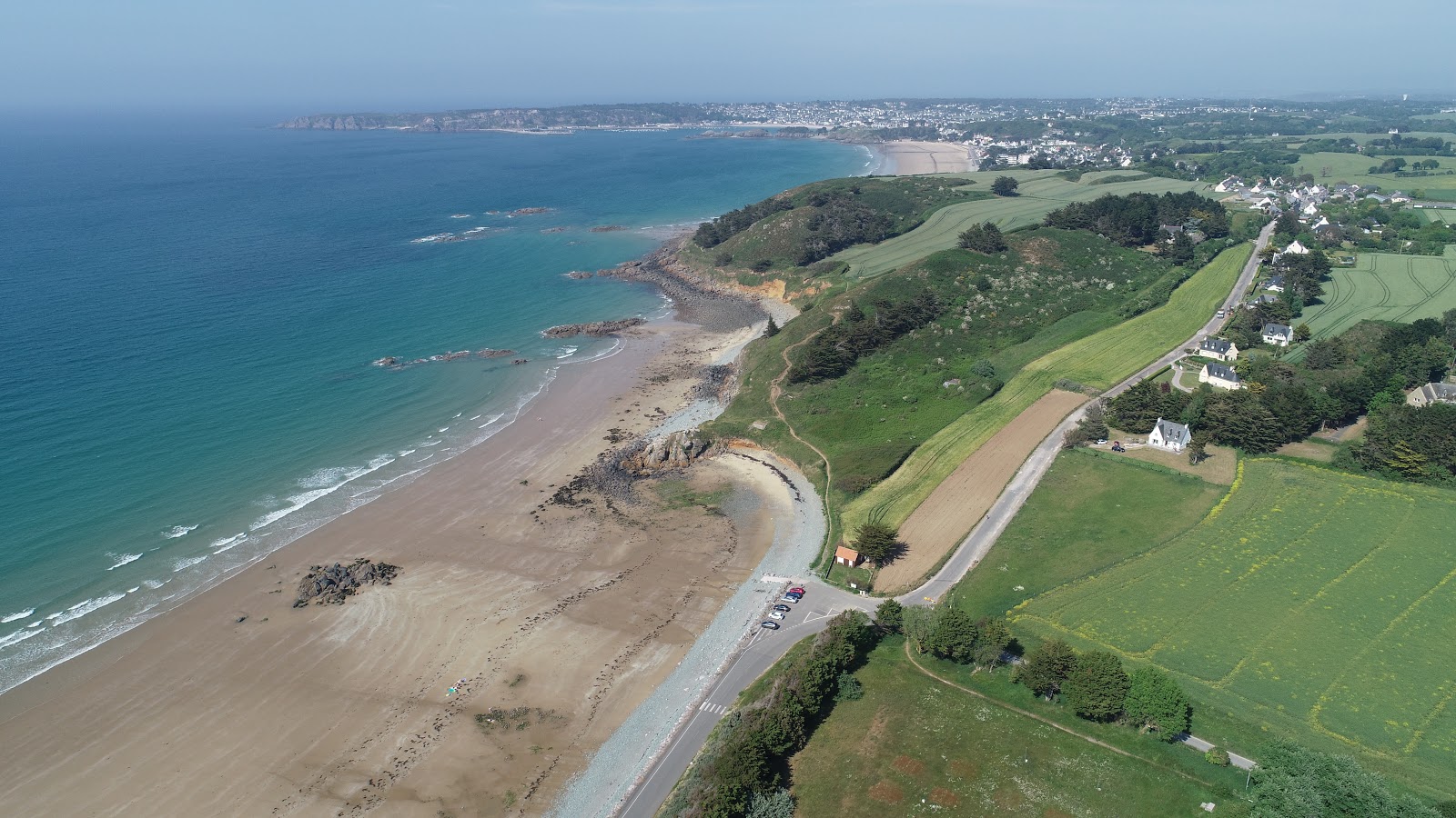 Plage de Saint-Pabu'in fotoğrafı uzun koy ile birlikte