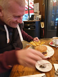 Hamburger du Restaurant français Café Gustave à Paris - n°7