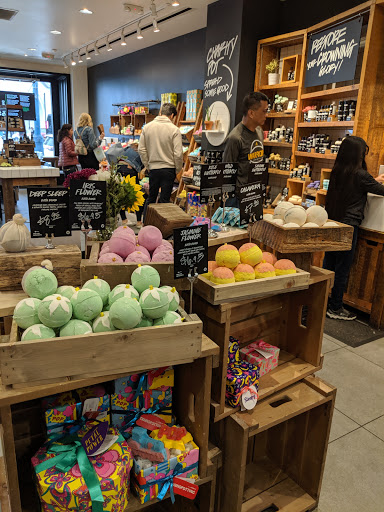 Cosmetics Store «Lush Cosmetics», reviews and photos, 2116 Union St, San Francisco, CA 94123, USA
