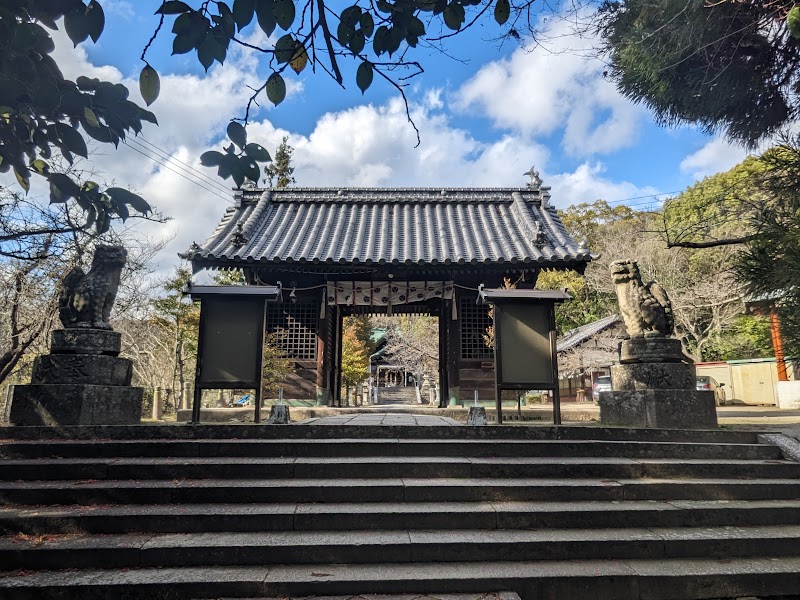 三原八幡宮神門