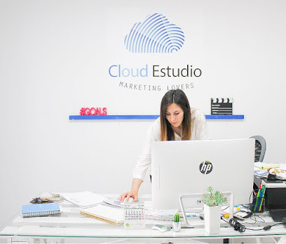 Información y opiniones sobre Cloud Estudio – Community Manager Cádiz de Chiclana De La Frontera