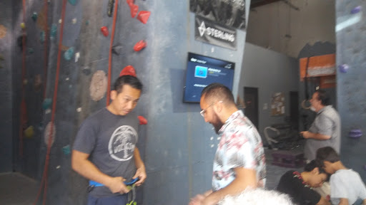 Rock Climbing Gym «Hangar 18 Indoor Climbing Gym - Long Beach», reviews and photos, 2599 E Willow St, Signal Hill, CA 90755, USA
