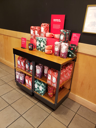 Coffee Shop «Starbucks», reviews and photos, 1720 S Orange Blossom Trail, Apopka, FL 32703, USA