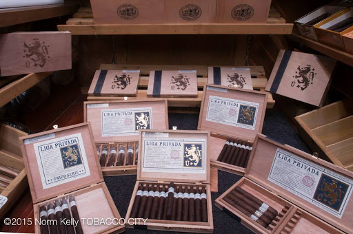 Tobacco Shop «Tobacco City», reviews and photos, 3281 W 115th St, Merrionette Park, IL 60803, USA