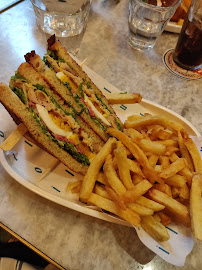Club sandwich du Restaurant français Brasserie Dubillot à Paris - n°5