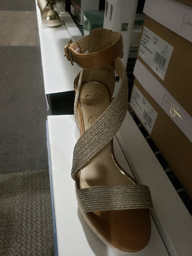 Shoe Store «DSW Designer Shoe Warehouse», reviews and photos, 2500 Central Park Ave, Yonkers, NY 10710, USA