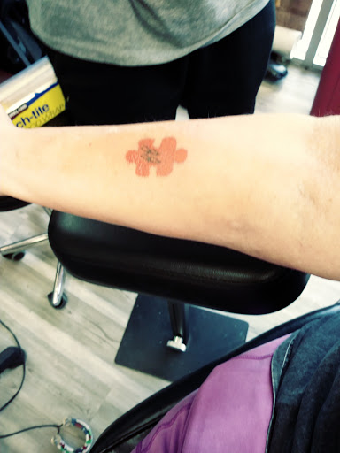 Tattoo Shop «River Rat Tattoos», reviews and photos, 965 N Walnut Ave, New Braunfels, TX 78130, USA