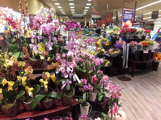 Grocery Store «Safeway», reviews and photos, 1235 Stratford Ave, Dixon, CA 95620, USA