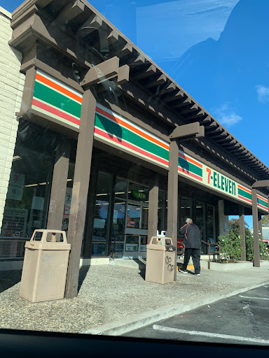 7-Eleven, 17 Golf Club Rd, Pleasant Hill, CA 94523, USA, 