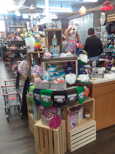 Pet Store «Firehouse Pet Shop & Grooming», reviews and photos, 17 S Wenatchee Ave, Wenatchee, WA 98801, USA