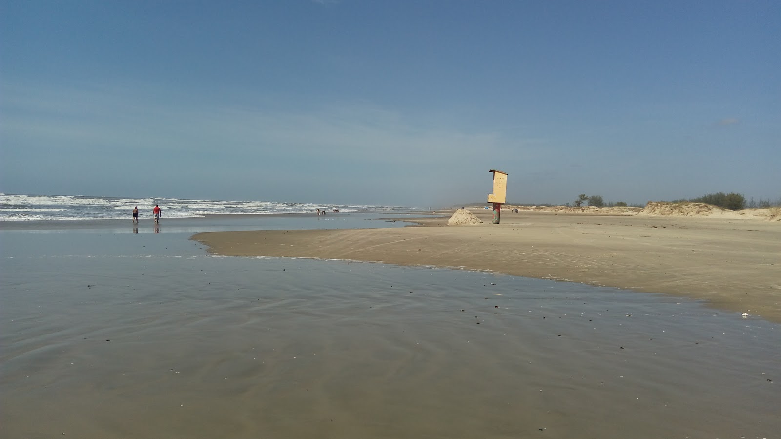 Foto von Praia da Cacamba mit feiner beiger sand Oberfläche