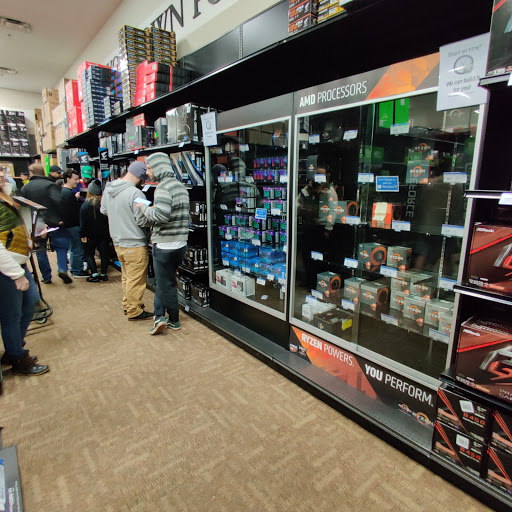 Electronics Store «Micro Center», reviews and photos, 9294 Metcalf Ave, Overland Park, KS 66212, USA