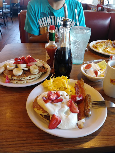 Shopping Mall «Park Place Shopping Center», reviews and photos, 1365 N Rand Rd, Palatine, IL 60074, USA