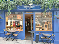 Bar du Restaurant italien Tentazioni rue Tholozé à Paris - n°3