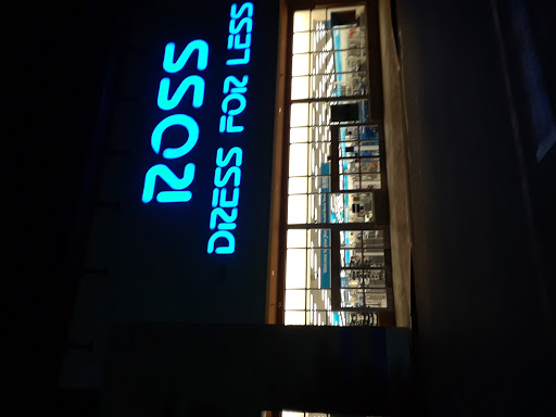 Clothing Store «Ross Dress for Less», reviews and photos, 201 University Oaks Blvd, Round Rock, TX 78664, USA