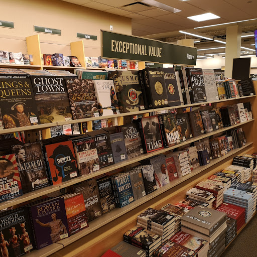 Book Store «Barnes & Noble Booksellers The Shops at River Crossing», reviews and photos, 8675 River Crossing Blvd, Indianapolis, IN 46240, USA
