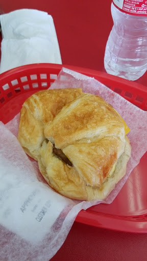 Donut Shop «Shipleys Donut», reviews and photos, 2100 Meadowlake Rd # 13, Conway, AR 72032, USA