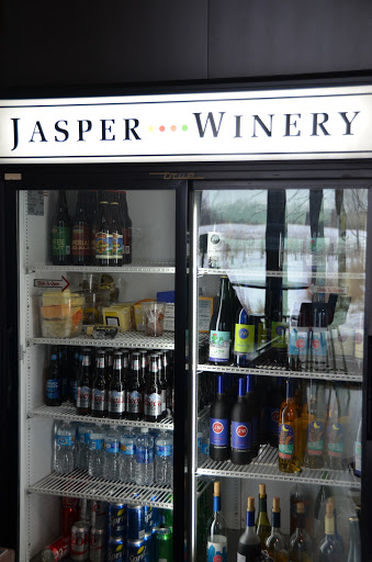 Winery «Jasper Winery», reviews and photos, 2400 George Flagg Pkwy, Des Moines, IA 50321, USA