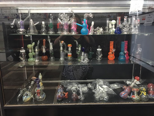 Tobacco Shop «3M Smoke Shop», reviews and photos, 644 W Chapman Ave, Placentia, CA 92870, USA