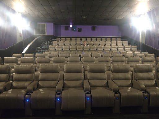 Movie Theater «Holiday Cinemas Stadium 14», reviews and photos, 970 N Colony Rd, Wallingford, CT 06492, USA