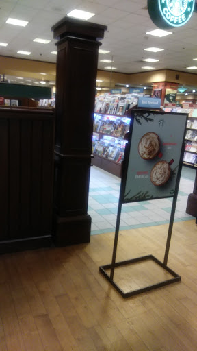 Book Store «Barnes & Noble», reviews and photos, 200 W Rte 70, Marlton, NJ 08053, USA
