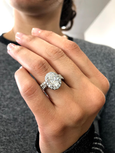 Jewelry Store «Jean Pierre Jewelers», reviews and photos, 21400 Ventura Blvd, Woodland Hills, CA 91364, USA