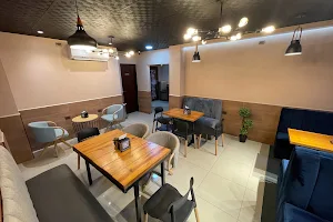Halawe Café image