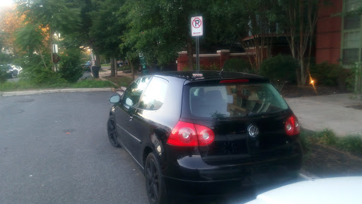 Used Car Dealer «H & R Auto», reviews and photos, 2825 Washington Blvd, Arlington, VA 22201, USA