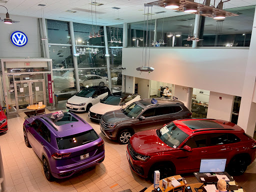 Volkswagen Dealer «Gurnee Volkswagen», reviews and photos, 6301 W Grand Ave, Gurnee, IL 60031, USA