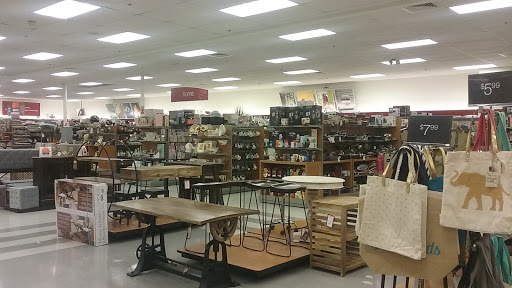 Department Store «T.J. Maxx», reviews and photos, 875 Queen St, Southington, CT 06489, USA