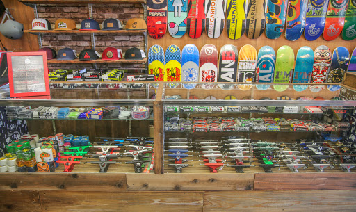 Snowboard Shop «The Vault - Snowboards & Skateboards», reviews and photos, 227 G St, Davis, CA 95616, USA