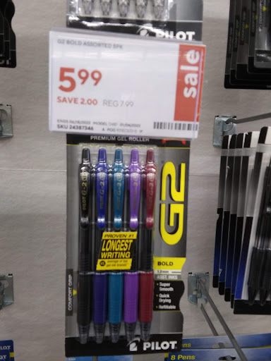 Office Supply Store «Staples», reviews and photos, 4610 N Clark St, Chicago, IL 60640, USA