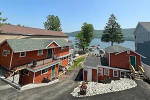 O'Sullivan's on the Lake Motel image