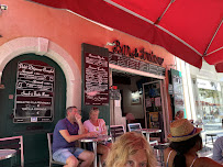 Atmosphère du Bar Restaurant de la Fontaine à Cassis - n°8