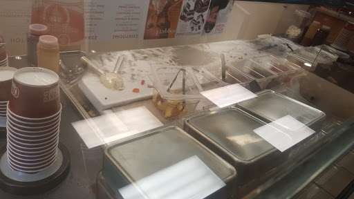 Ice Cream Shop «Cold Stone Creamery», reviews and photos, 900 E Battlefield Rd #116, Springfield, MO 65807, USA