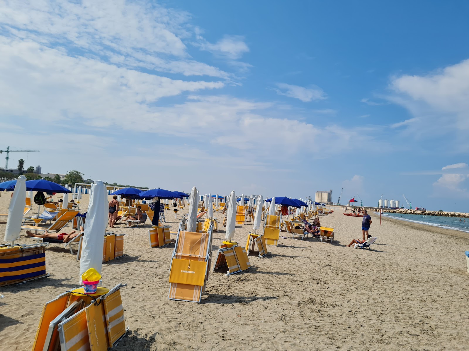 Photo de Litoranea di Levante avec rivage droit, long