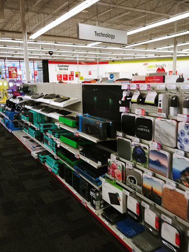 Office Supply Store «Staples», reviews and photos, 125 E Davis Dr, Terre Haute, IN 47802, USA