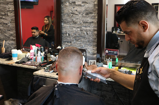 Barber Shop «Hinsdale Barber Shop», reviews and photos, 20 W Hinsdale Ave, Hinsdale, IL 60521, USA