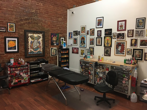 Tattoo Shop «Electric Anchor Tattoo Co.», reviews and photos, 820 Market St #100, Parkersburg, WV 26101, USA