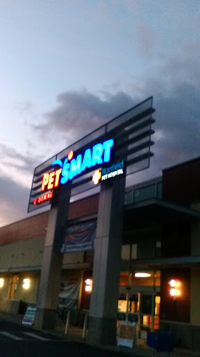 Pet Supply Store «PetSmart», reviews and photos, 2858 Willamette St, Eugene, OR 97405, USA