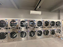 Wash & fold laundry service